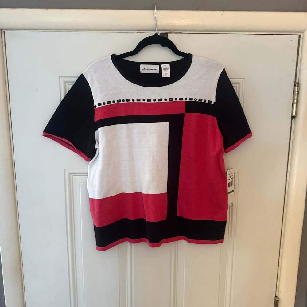 EUC Alfred Dunner Women small sweater pink white black modern design *